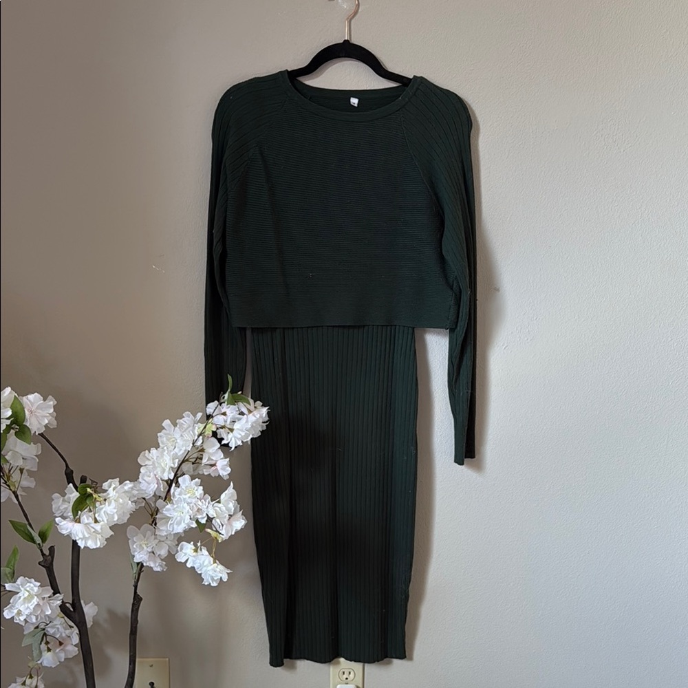 Elegant Green Ribbed Knit Dress